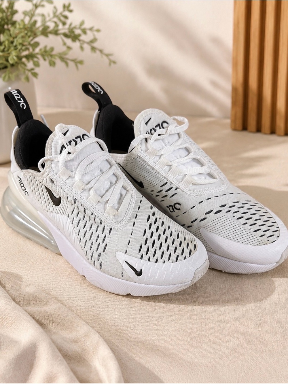 Nike White/Black Girls Performance Sneaker